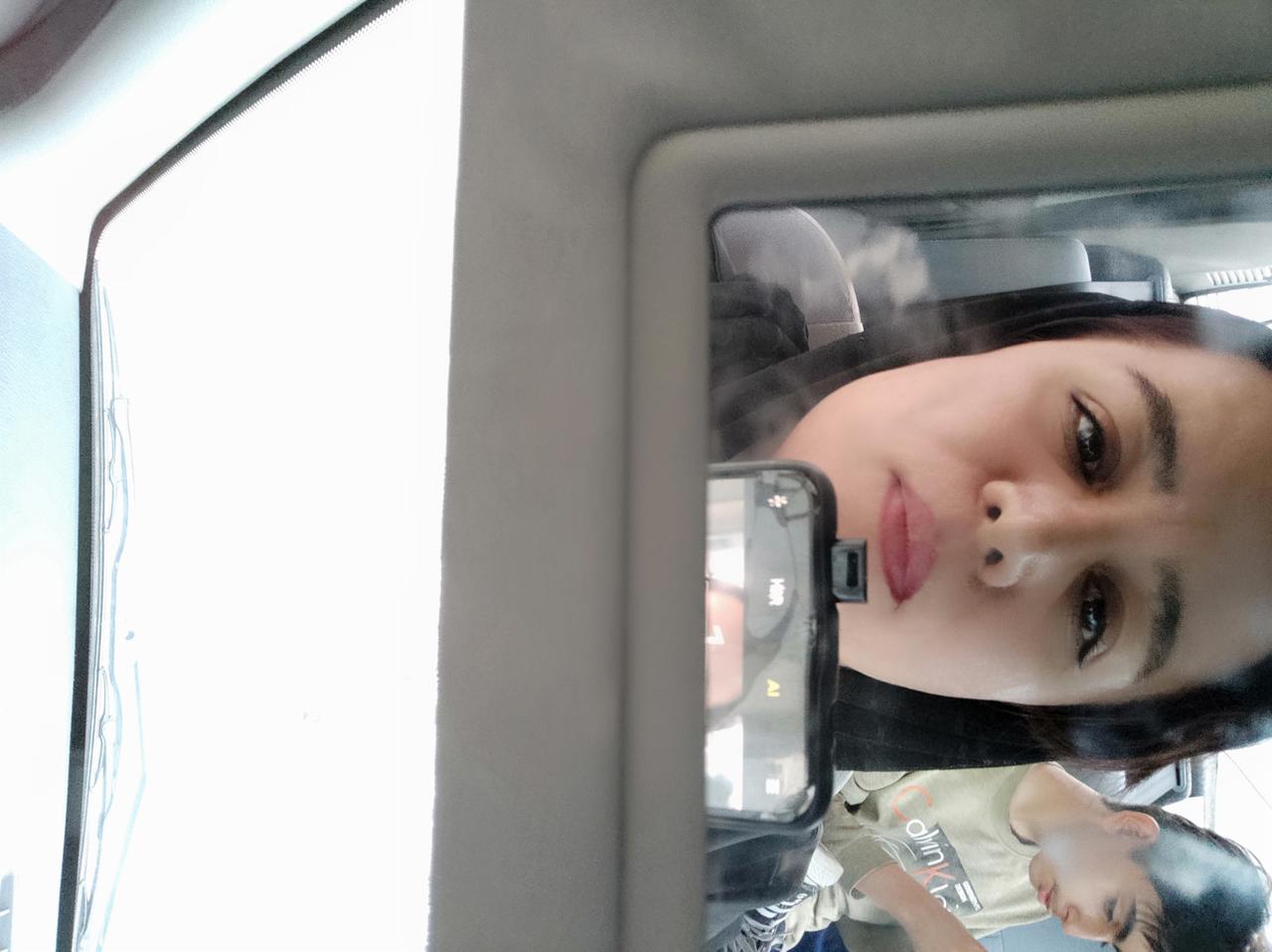 آدم به بعضی تعریف و تمجید ها نیاز داره